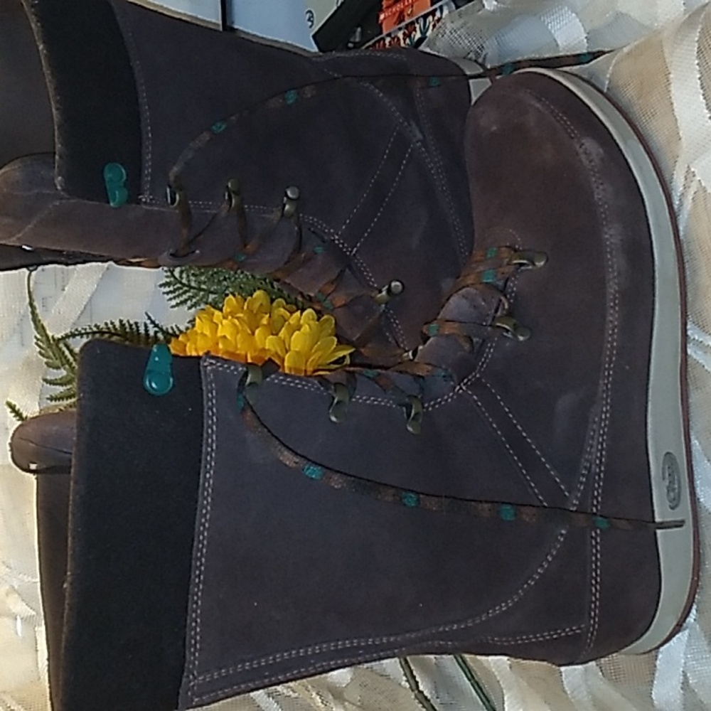 "Chaco's"- Brown Uma Boot  (Womans Size 11) All Weather